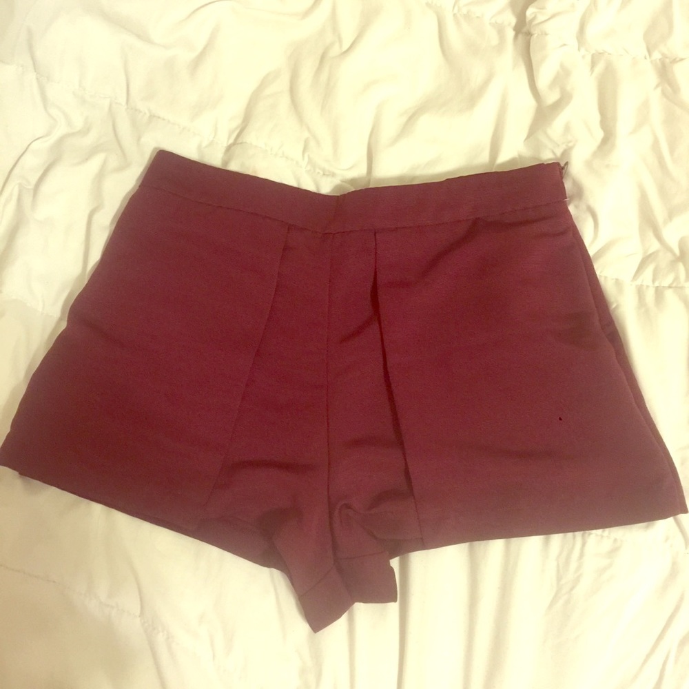 Burgundy dress shorts. Size Large